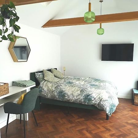 Stylish Apartment In Horsham With Parking And Own Entrance Εξωτερικό φωτογραφία